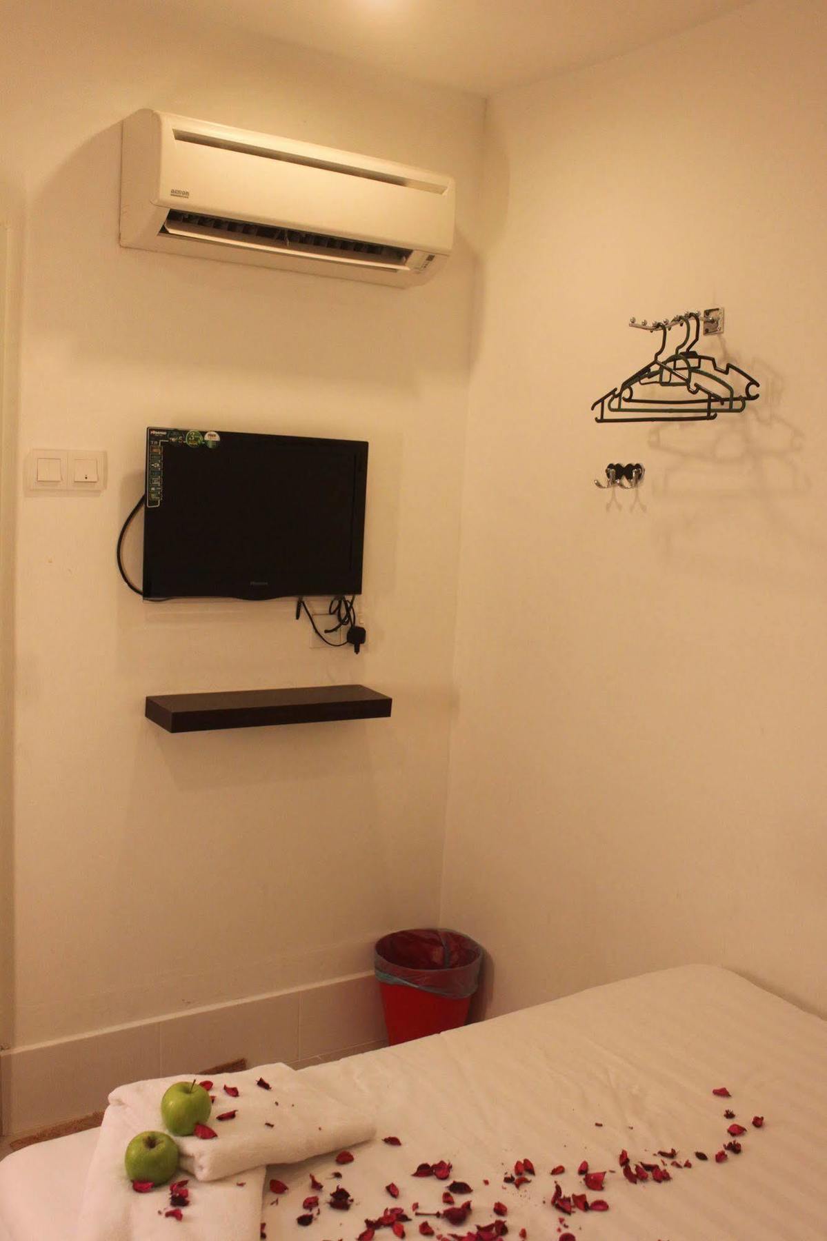 גלוגור Apple 1 Hotel Budget מראה חיצוני תמונה